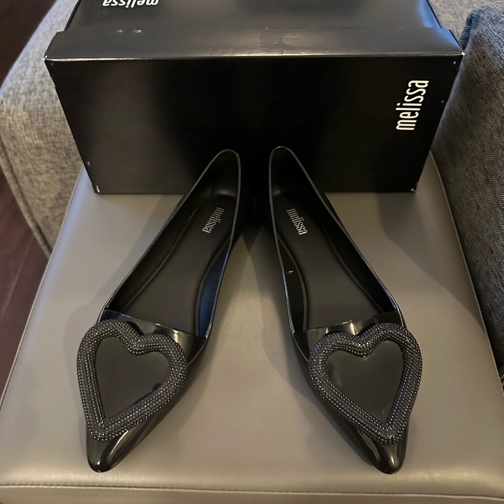Melissa Pointy Heart Flats Size 7, NWB
